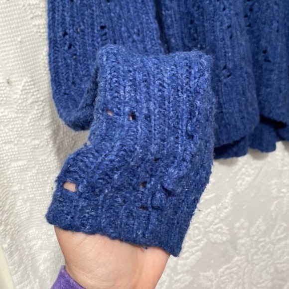 Free People Womens Size S Cobalt Blue Pointelle Eyelet Knit Long Sleeve Sweater - Picture 4 of 10